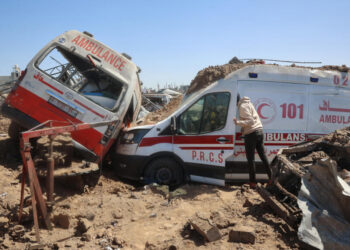 Israel admits firing at ambulances and fire trucks during Gaza offensive