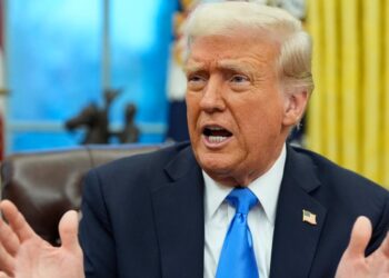 Trump Hangs Copy Of Declaration Of Independence In Oval Office