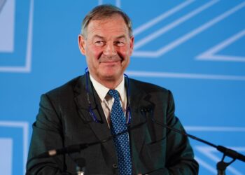 Met Police launches investigation into suspended Reform MP Rupert Lowe over ‘verbal threats’ | Politics News