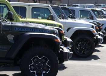 IRS creates fix for 2024 EV tax credit problems : NPR