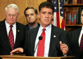 Dave Weldon nomination for CDC post withdrawn : Shots