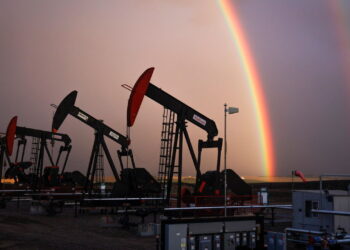 Why is Canada’s economy falling behind America’s?