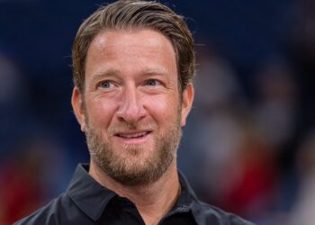 Dave Portnoy Considers Voting Democrat Amid Market Decline