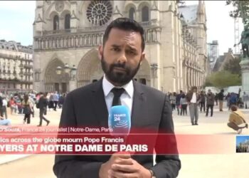 Prayers gather at Notre de Paris during Pope Francis’ funeral