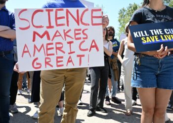 Amid Trump cuts, nearly 300 U.S.-based scientists seek French program : NPR