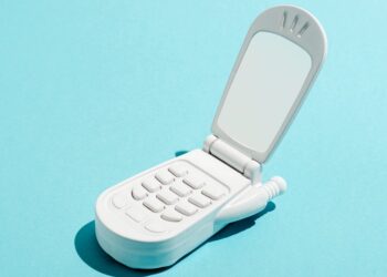 6 Reasons You Might Want A Burner Phone