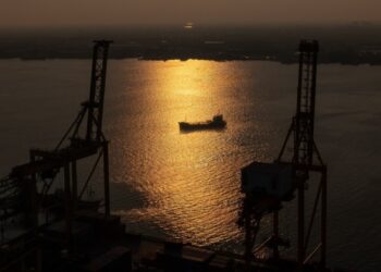 A flagless fleet is threatening the seas