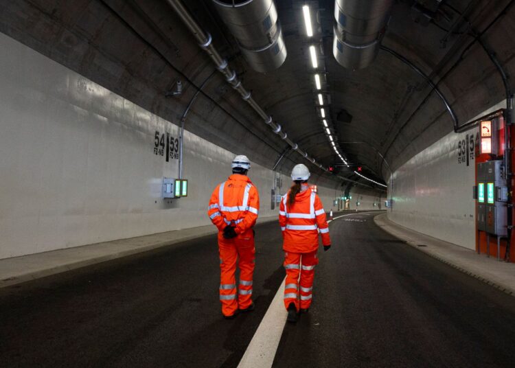 Major change to apprenticeships as government vows to ‘back the next generation’ | Politics News