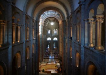 Spanish Supreme Court Orders Heirs to Return Cathedral Statues