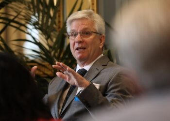 Top Federal Reserve official calls for rate cuts as soon as July