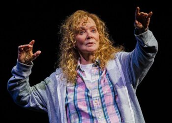 ‘Call Me Izzy’ Review: A Woman Shows Her Smarts on Broadway