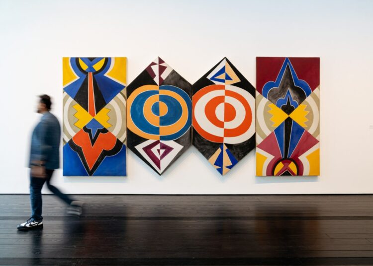 ‘Joe Overstreet: Taking Flight’ Review: Precision and Progression at the Menil Collection