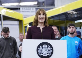 The big mistake Labour think Nigel Farage has made – and how the chancellor hopes to capitalise | Politics News