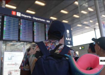 Hundreds of flights cancelled as French air traffic controllers go on strike