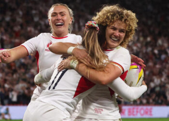 Hosts England get Women's Rugby World Cup campaign off to flying start