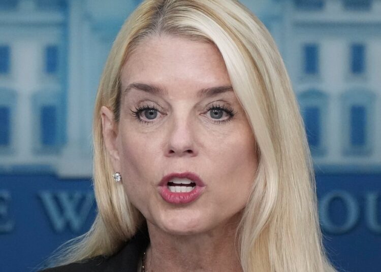 Pam Bondi Roasted Over ‘Bulls**t’ Claim About D.C. Residents Thanking Federal Officers