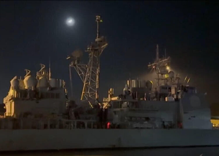 US deploying waships near Venezuela : Show of force raising tensions in the Caribbean