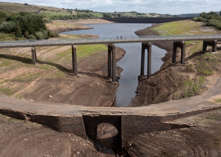 UK government suggests deleting files to save water