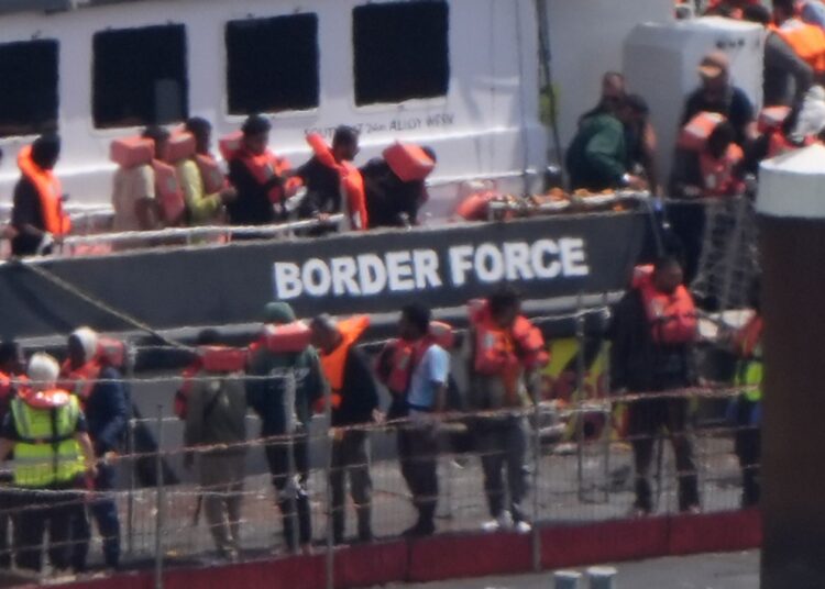 Cabinet minister admits UK-France migrant returns could be ‘frustrated’ by legal challenges | Politics News