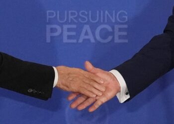 Body language expert reveals Trump and Putin’s key giveaways from their Alaska summit | World News