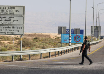 Palestinian, Jordan authorities say Israel to indefinitely close West Bank crossing