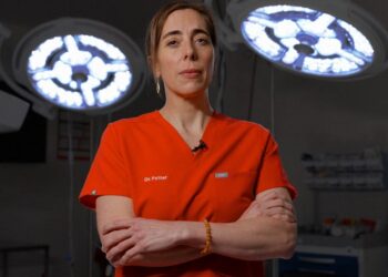 Plastic Surgeon Goes Viral For Taking On Insurance Company Mid-Surgery