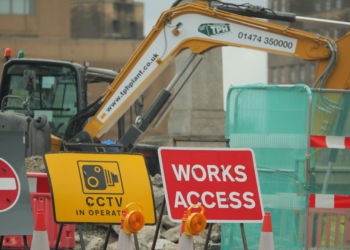 Roadwork levels hit record highs – as expert partially blames Boris Johnson | UK News