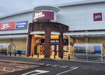 B&M shares plunge as accounting blunder dents profits | Money News