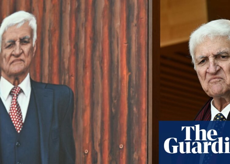 Bob Katter painted in flattering light as portrait unveiled after 50 colourful years in politics | Bob Katter