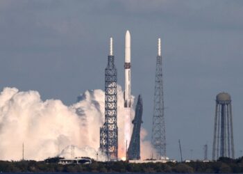 Blue Origin sends NASA spacecraft to Mars and lands booster for first time – heating up race with Elon Musk’s SpaceX | US News