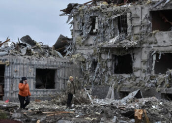 Russia hammers Ukraine's energy infrastructure as Florida peace talks continue