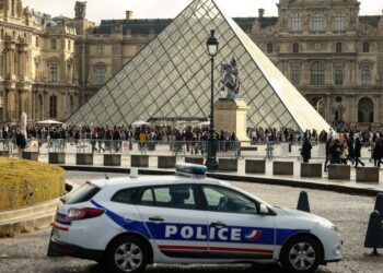 Louvre Suffers Yet Another Setback