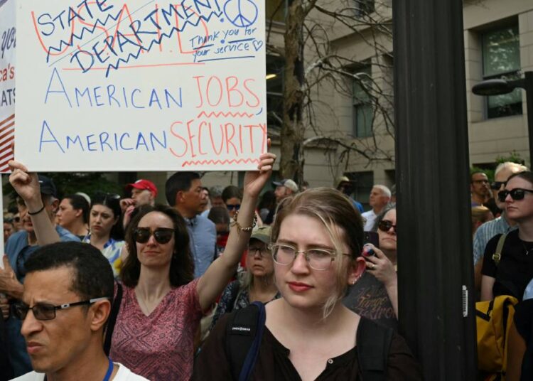 U.S. Diplomats Sue Trump Administration for Ignoring Congress on Mass Layoffs