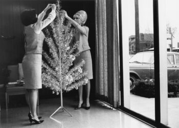 Dreaming of a Black-and-White Christmas With Lee Friedlander