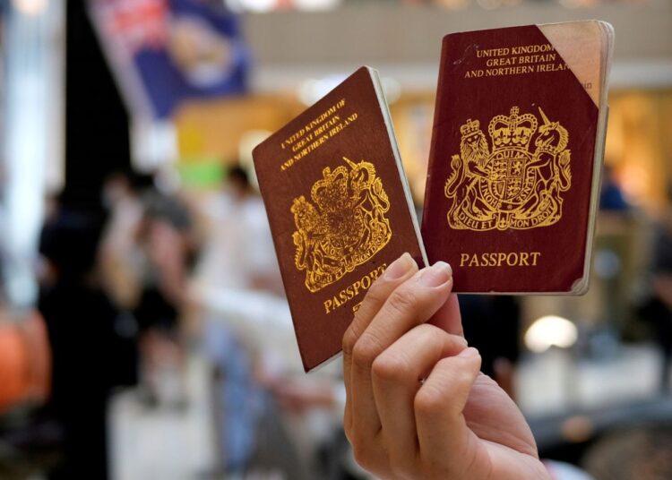 Labour MPs urge Home Office to ensure settled status changes do not pull support for Hong Kongers | Politics News