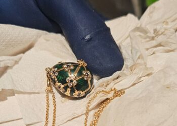 Stolen Fabergé pendant passed to police – quite literally | Offbeat News