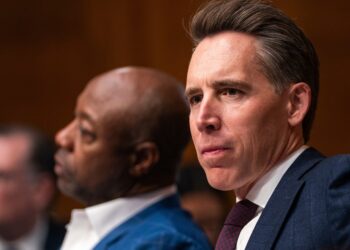 Republicans Quash Resolution Limiting Trump’s War Powers In Venezuela