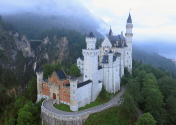 A Watercolor by Adolf Hitler Guest Stars in HBO’s ‘Industry’