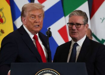 Starmer begins pushback against Trump as president threatens tariffs over Greenland | UK News