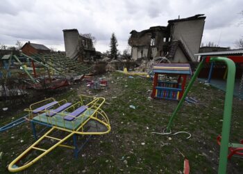 Ukrainian Students Struggle for Education Under Russian Assault