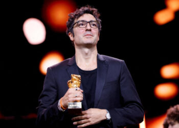 Turkish-language drama "Yellow Letters" wins Berlin Film Festival's top prize