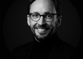 How Agentic AI Optimizes HCP Marketing and ROI in Life Sciences