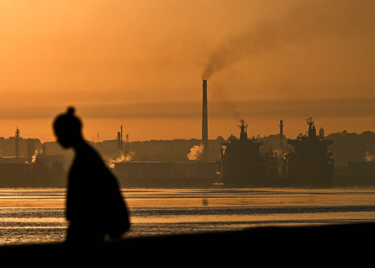 Cuban Arts Leaders Call for International Aid in Face of Oil Blockade