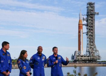 NASA says moon mission could be delayed after discovering rocket fault | Science, Climate & Tech News