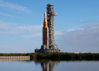 Fuel leak delays NASA’s mega-rocket moon mission | Science, Climate & Tech News