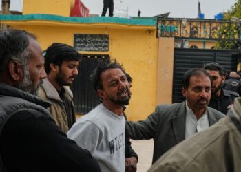 Pakistan suicide bombing leaves at least 31 dead and 169 injured | World News