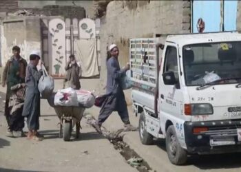 Thousands of Afghans displaced by conflict with Pakistan