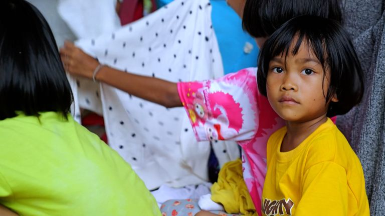 Thai evacuees discuss 'scary' conflict between Thailand and Cambodia